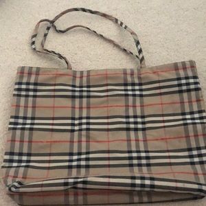 Medium Burberry London Tote